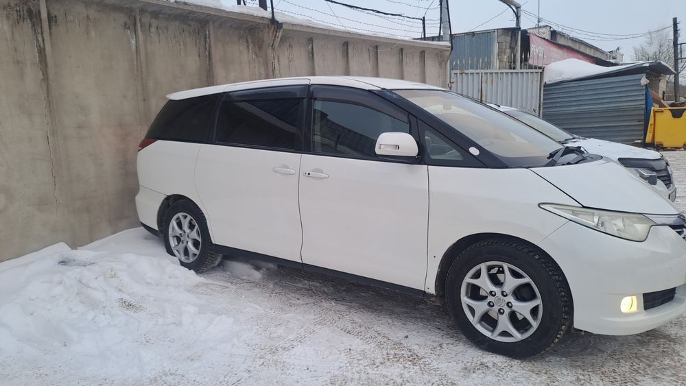 Тойота Эстима 2008год