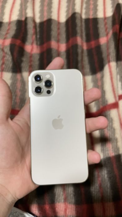 Iphone 12 pro 81%