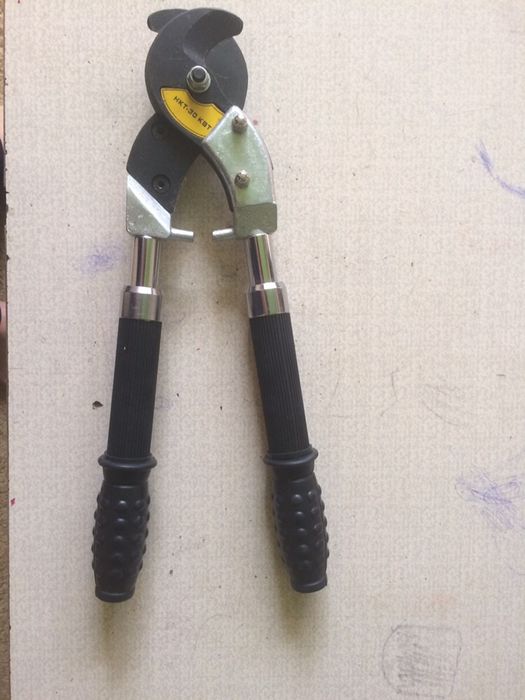 Продам ножницы для резки