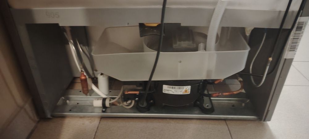 Хладилник с фризер indesit