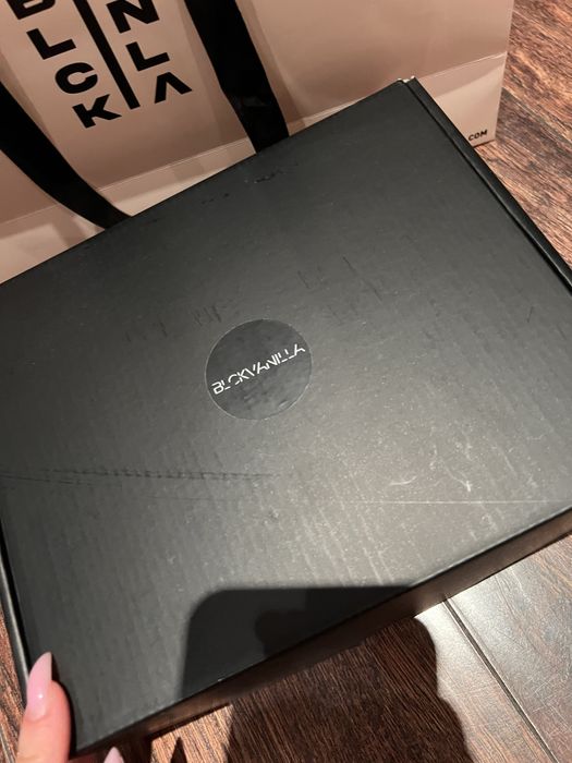 Black vanilla клин с етикет нов