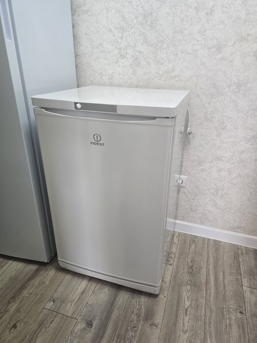 Морозильник Indesit
