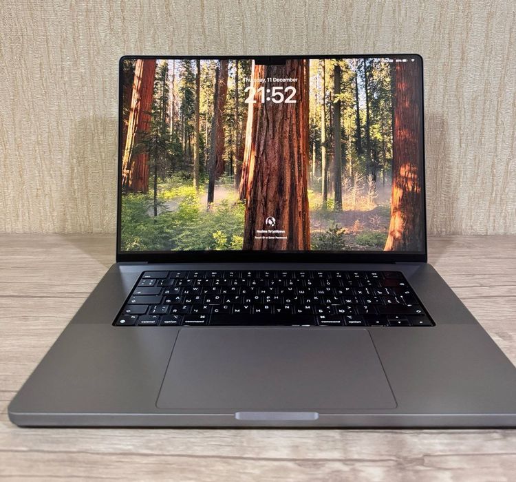 Apple Macbook m1 pro 16 inch
