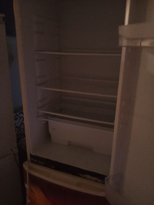 Срочно продам холодильник