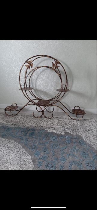 Подставка для цветов кованный