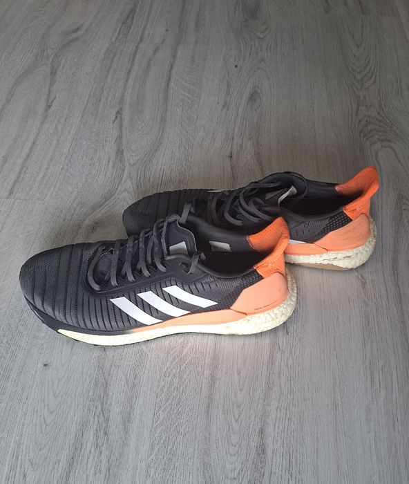 Pantofi sport adidași