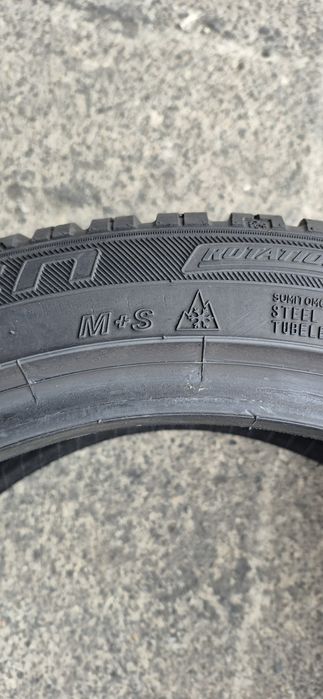 4 anvelope iarna Falken,fata 225/45/18,spate 255/40/18.Pret/bucata