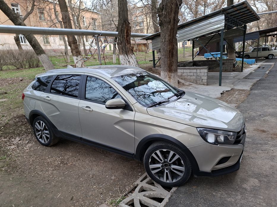 Лада Веста кросс