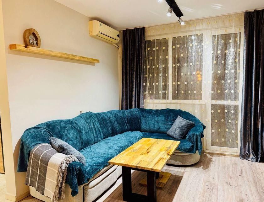 Дава се под наем Двустаен апартамент в Варна, Бриз - 69 кв.м за 648.21 € - Снимка #1