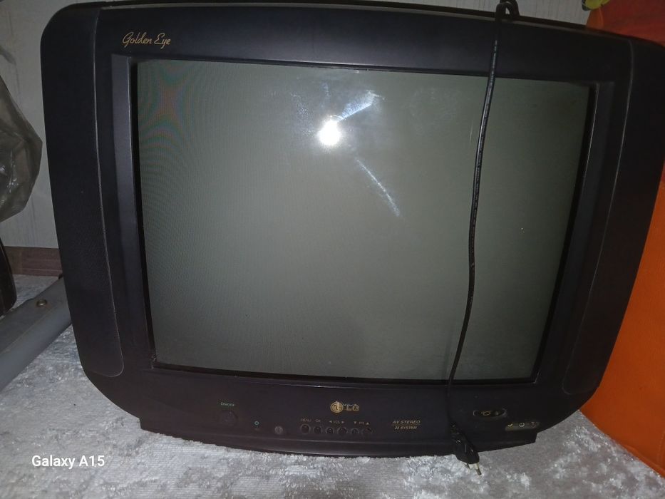 продам телевизор LG