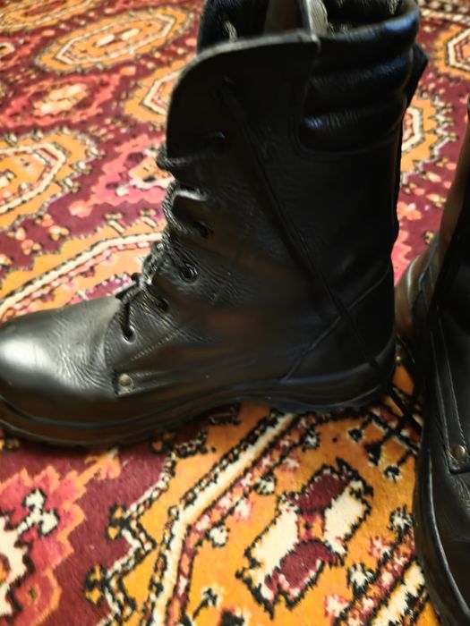 Унверсал спец обувь прадаётся