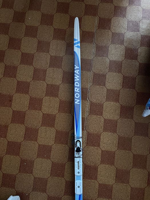 Продам лыжи в хорошем состоянии