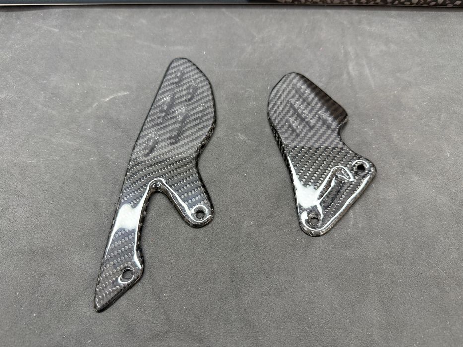 Карбонови предпазители Yamaha YZF R1 Heel Guard Covers