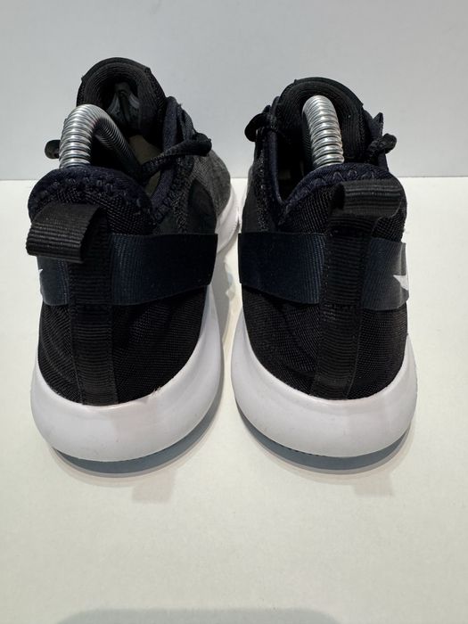Маратонки NIKE FLEX TR9.Номер 37.5
