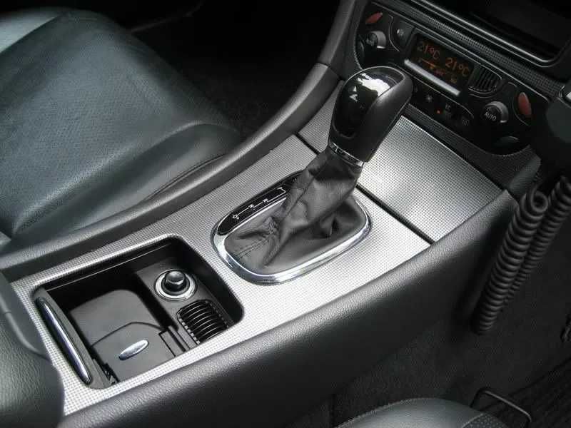 Поставка за чаши за Mercedes W203 C-CLASS (2001-2008) - С ДЕФЕКТ