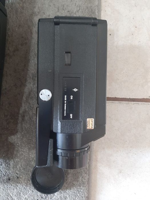 Vând camere video SONY și CANON