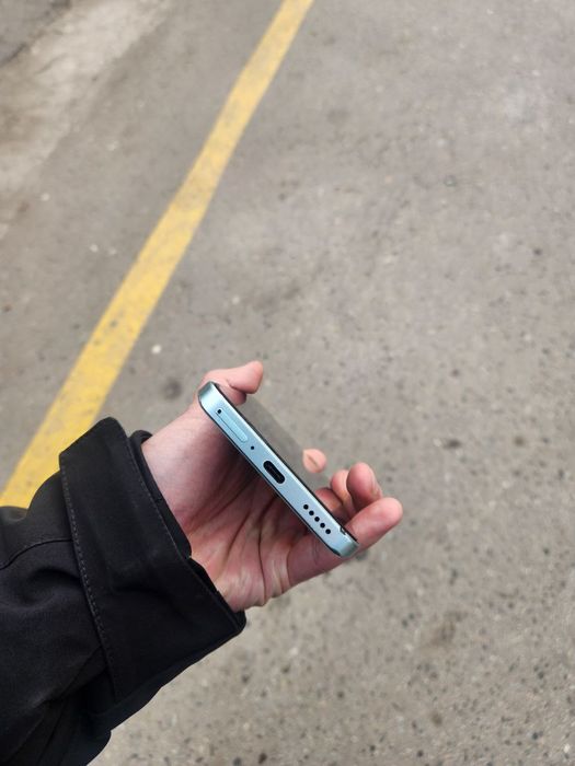 Xiaomi 13t pro 12/512 xolati yaxshi