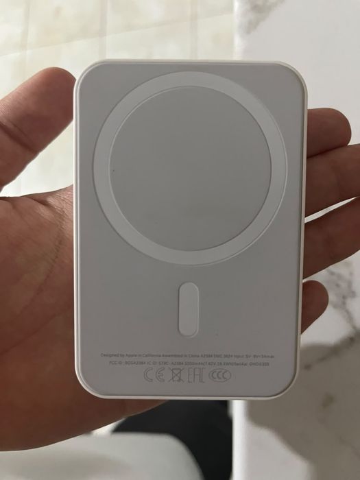 Пауэрбанк APPLE 2026