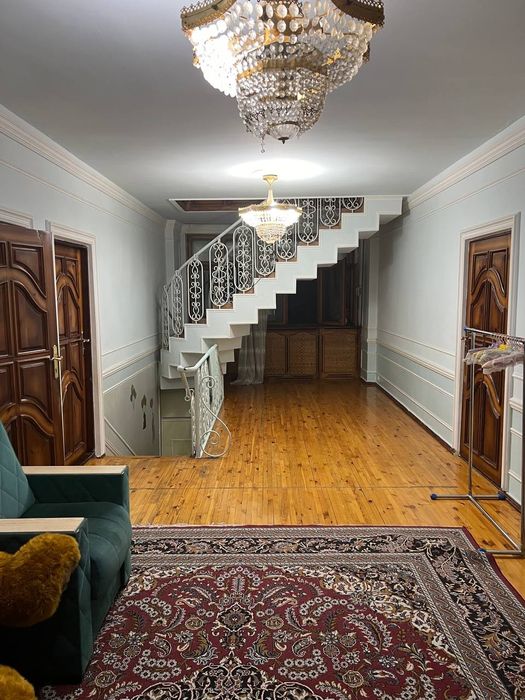 Uy Sotiladi 8-sotix, Eski shahar