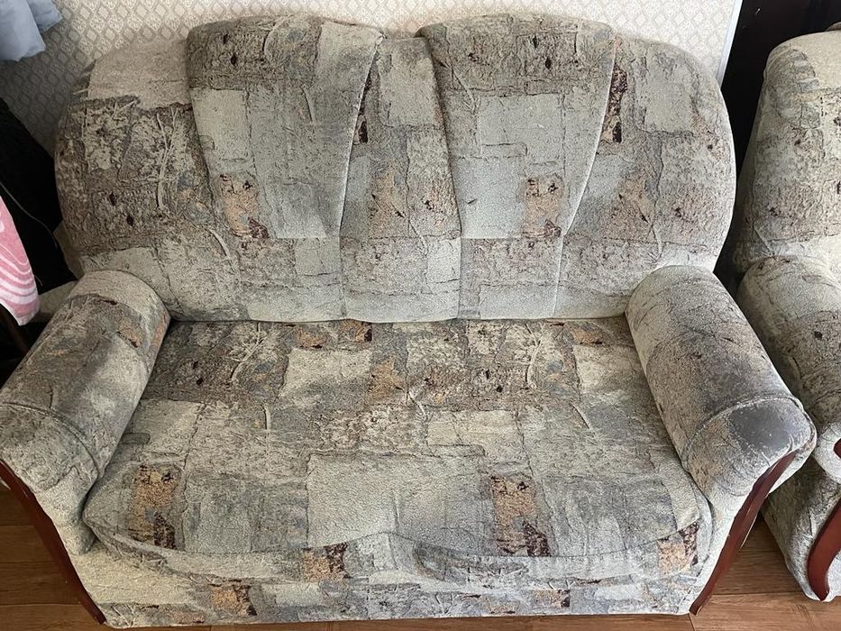 Диван и кресло хорошые