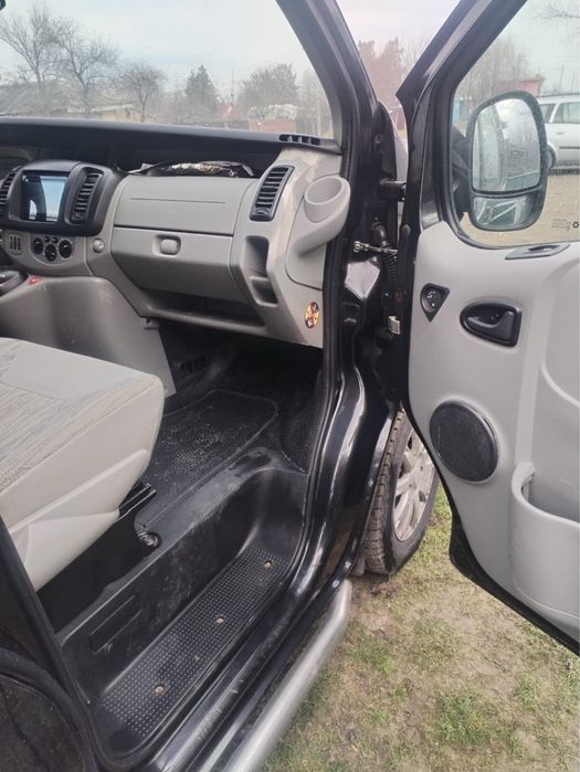 Vând Nissan Primastar