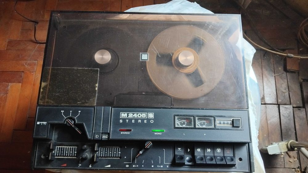 Продавам магнетофон UNITRA M 2405 S