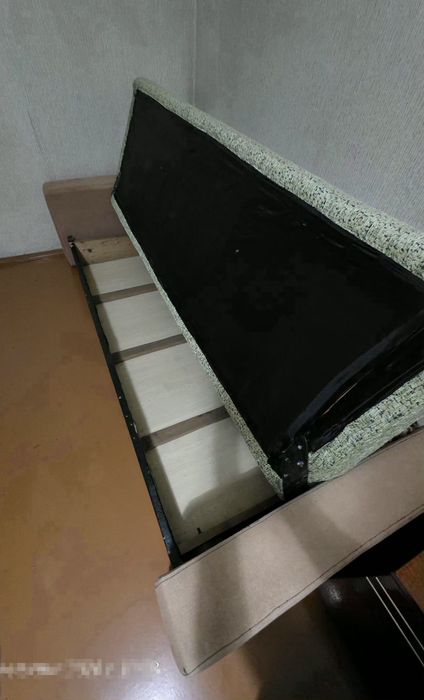 Продам диван книжку