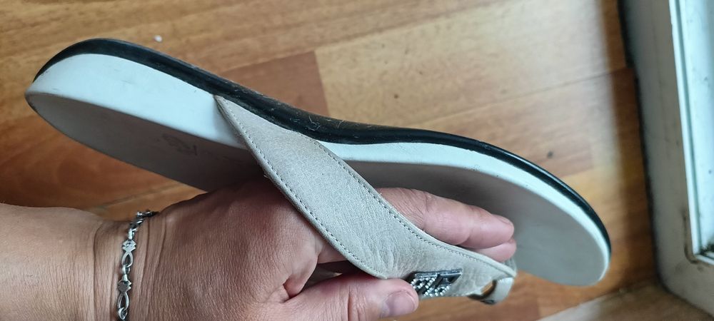 Шлепки, босоножки 38 р