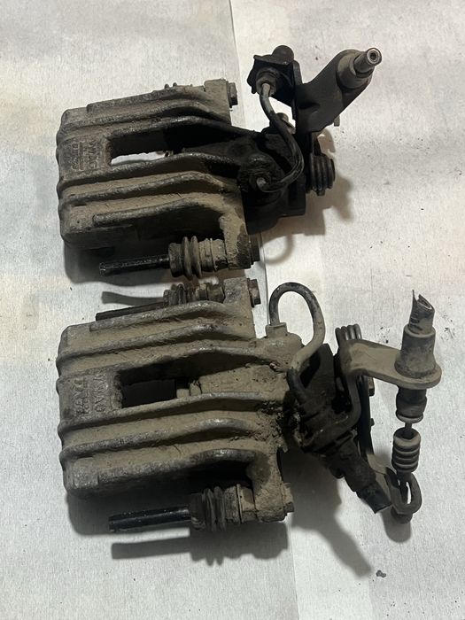 Etrieri Etrier stanga dreapta Golf 5 6 Octavia 2 Audi A3 TRW