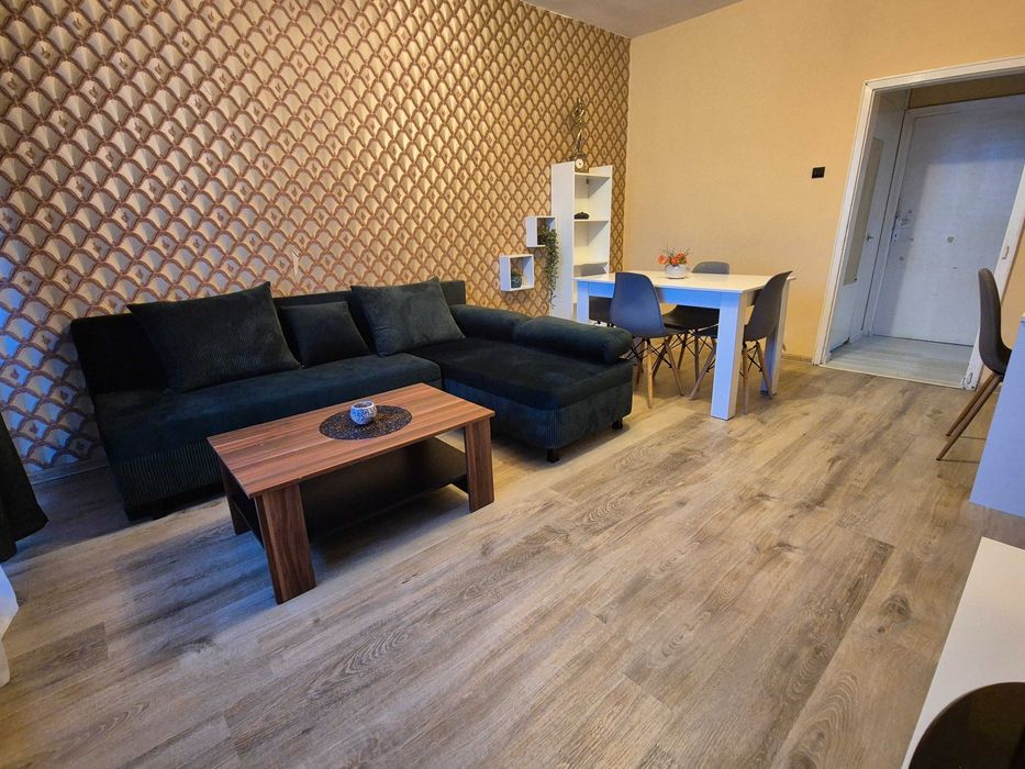 Продава се Двустаен апартамент в София, Свобода - 65 кв.м за 2000 €/кв.м - Снимка #2