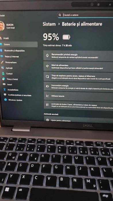 Dell Latitude 5550 cu procesor Intel® Core™ Ultra 5 135U pana 4.4GHz
