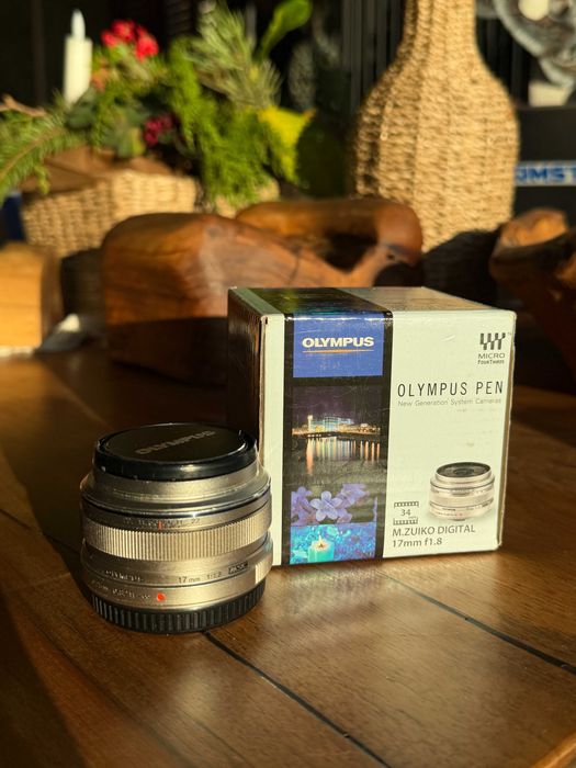 Продавам фотоапарат Olympus OM-D EM-1 M2 с обективи