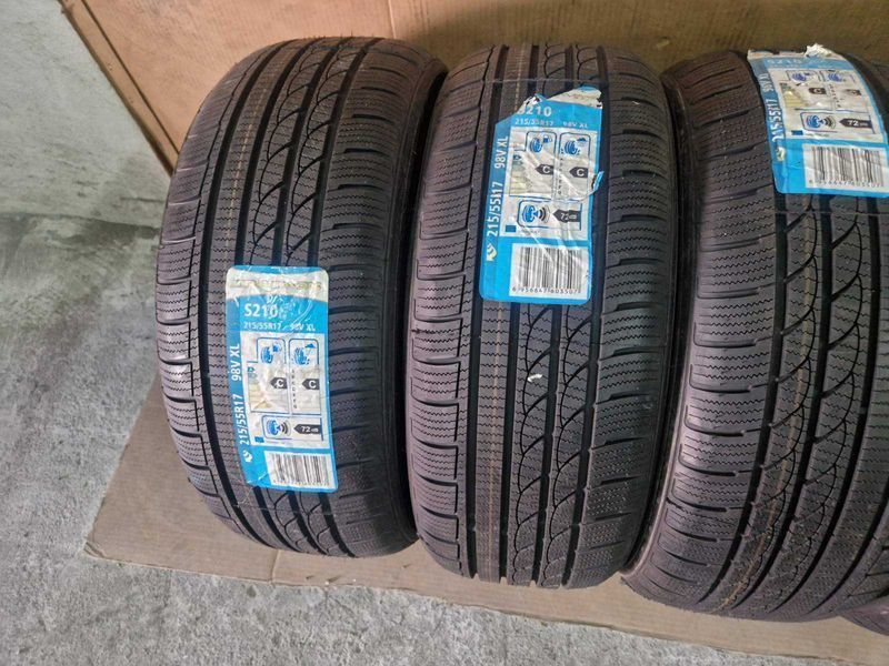 4 Tracmax R17 215/55
нови зимни гуми 
DOT3618