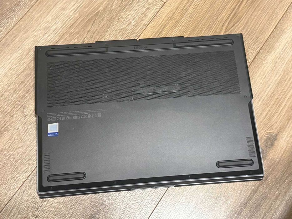 Lenovo Legion 7 i7-10750H/16GB RAM/1TB NVMe Samsung/RTX 2070 Super