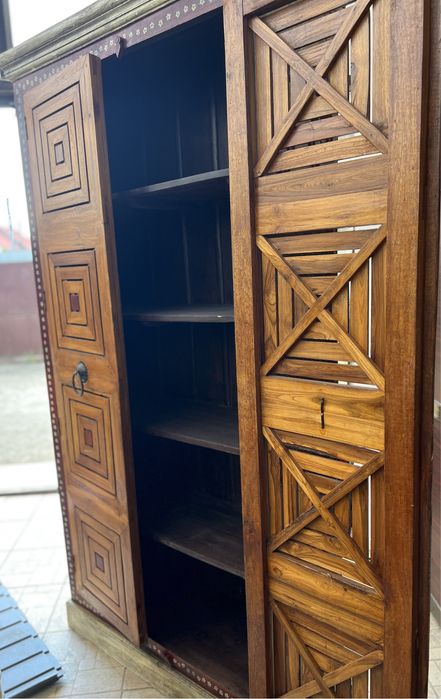 Dulap din lemn, pictat manual, import India