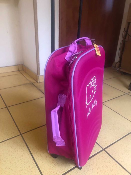 Детски куфар на колела