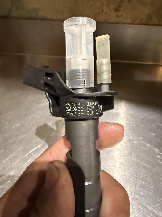 Injectoare audi a4 , a5 , q5 2.0