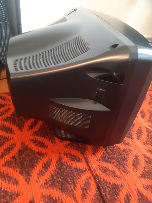 Lg televizor satiladi