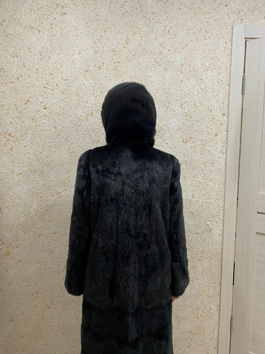 Продам шубу норковую