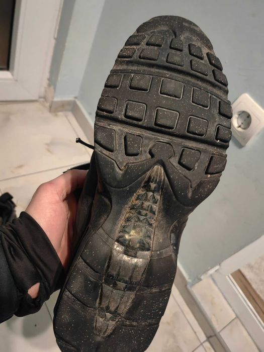 Продавам маратонки Nike Air max