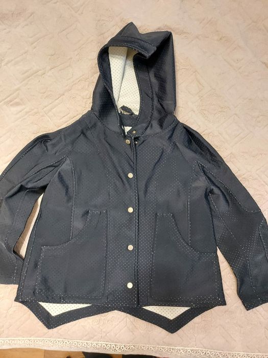 Продам новые  куртки для девочек