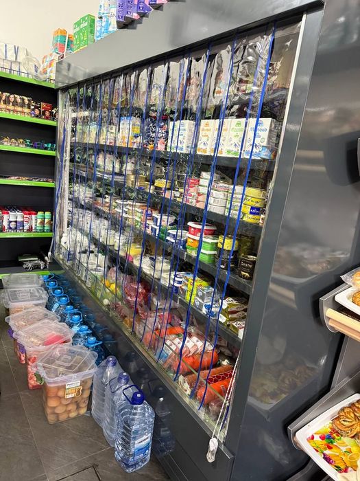 Холодильник витрина продаётся