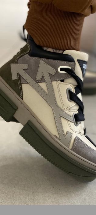 Кроссовки демисезонные