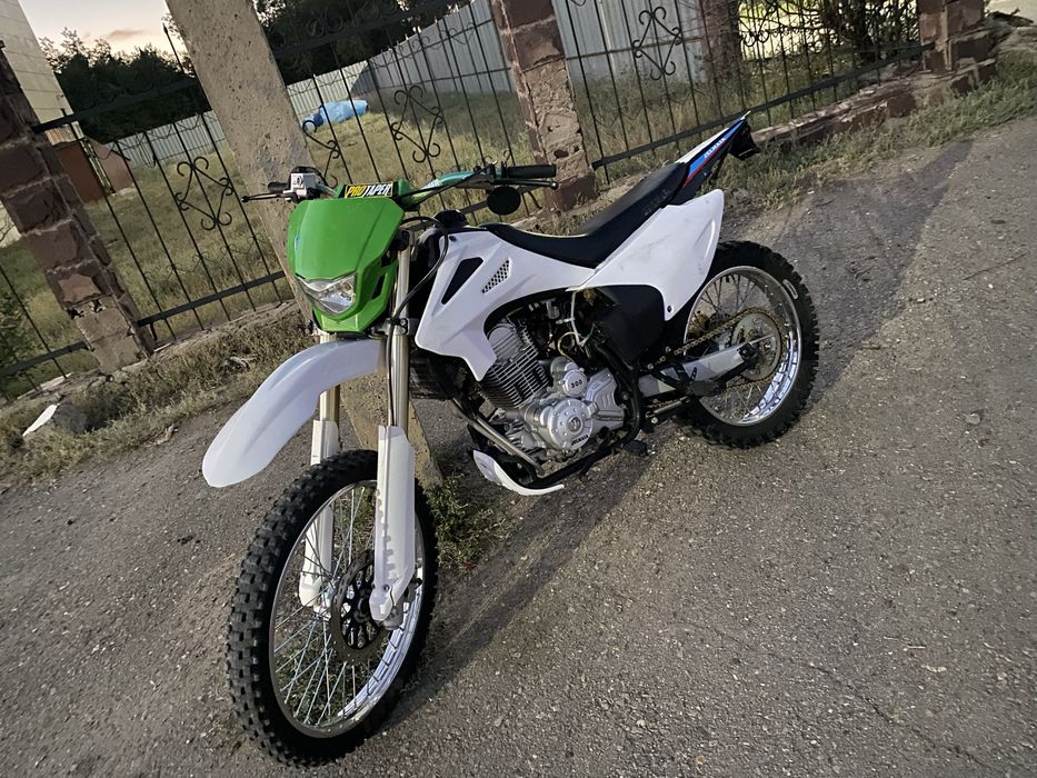 Продам эндуро 300 обмен от 16 айфона
