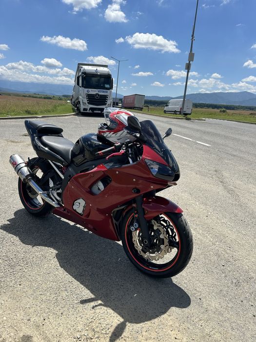 Vând yamaha yzf r6