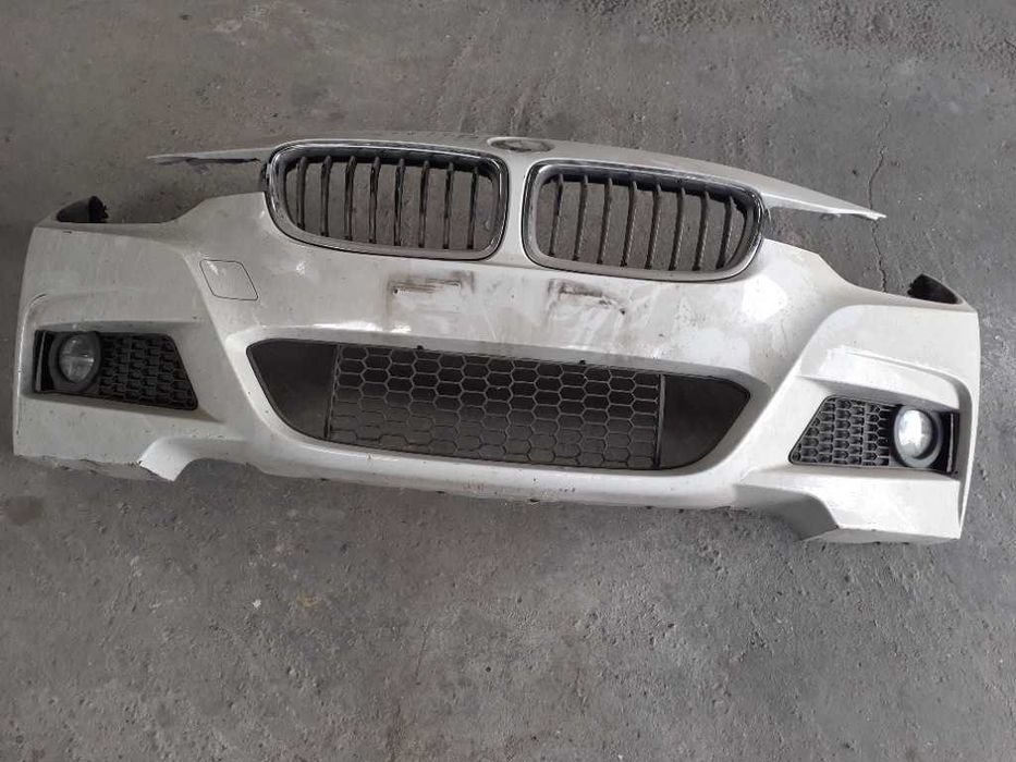 Bara fata completa  BMW M F30 F31 cu proiectoare LED