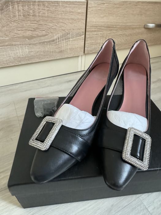 Кожаные новые туфли