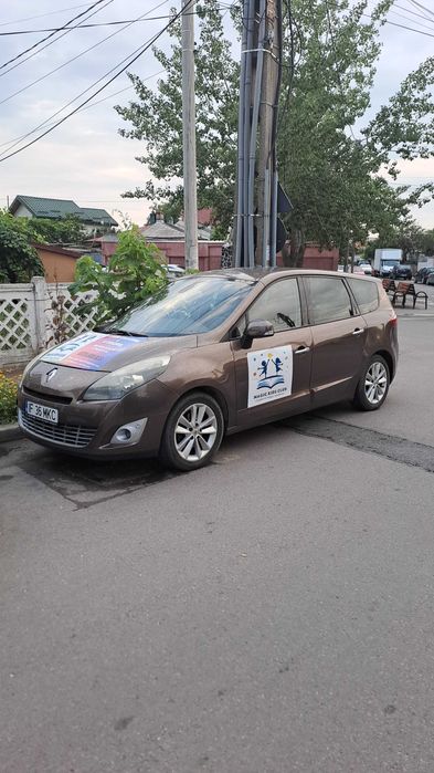 RENAULT Grand Scenic