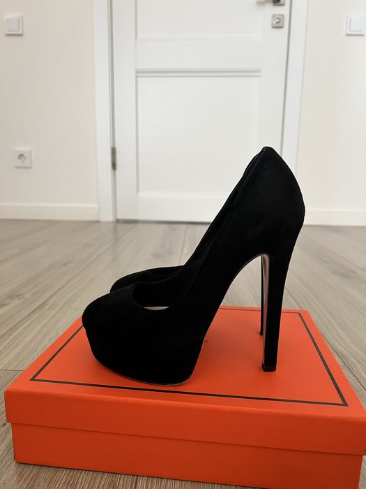 Вечерние женские туфли