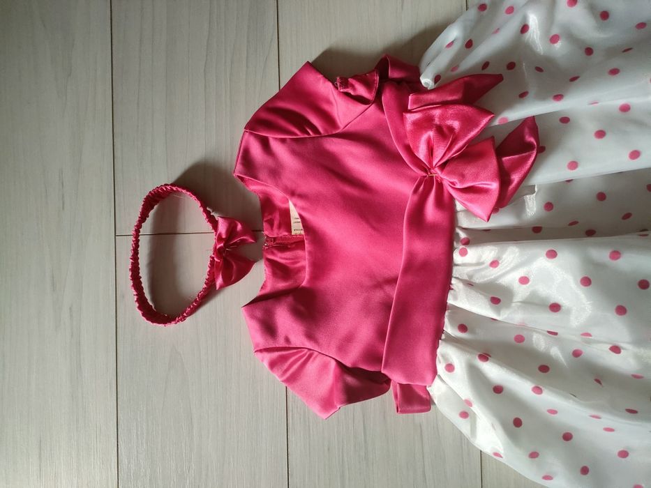 Vand rochie cu crinolina fetiță 2 ani (nouă)